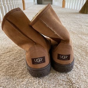 *NEW* UGG Chestnut Short Boots